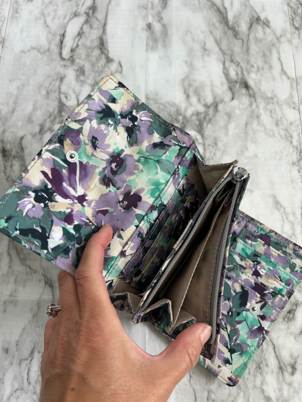 Kipling | Floral tri-fold Wallet zippers compartments card holders - Picture 5 of 10